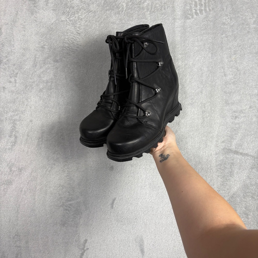 Sorel Joan of Arctic Wedge II Black Leather Lace Up Ankle Boots Women